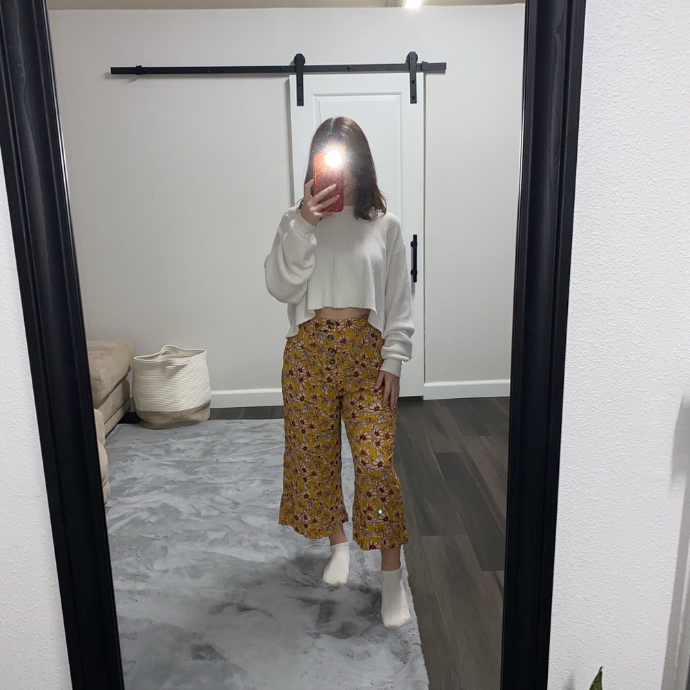 American eagle cropped floral pants